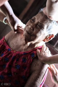 Forbønn for Tong som er 90 år og for syk til å gå i kirken