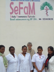 SEFAM er en god skole å utdanne seg på. Sykepleierstudenter som får skolestipend fra NMS