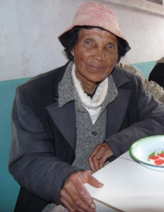 Raharisoa Odette Rakotonariuo deltar på matutdeling 2 ganger i uken ved kirkens fattigsenter i Antsiarbe